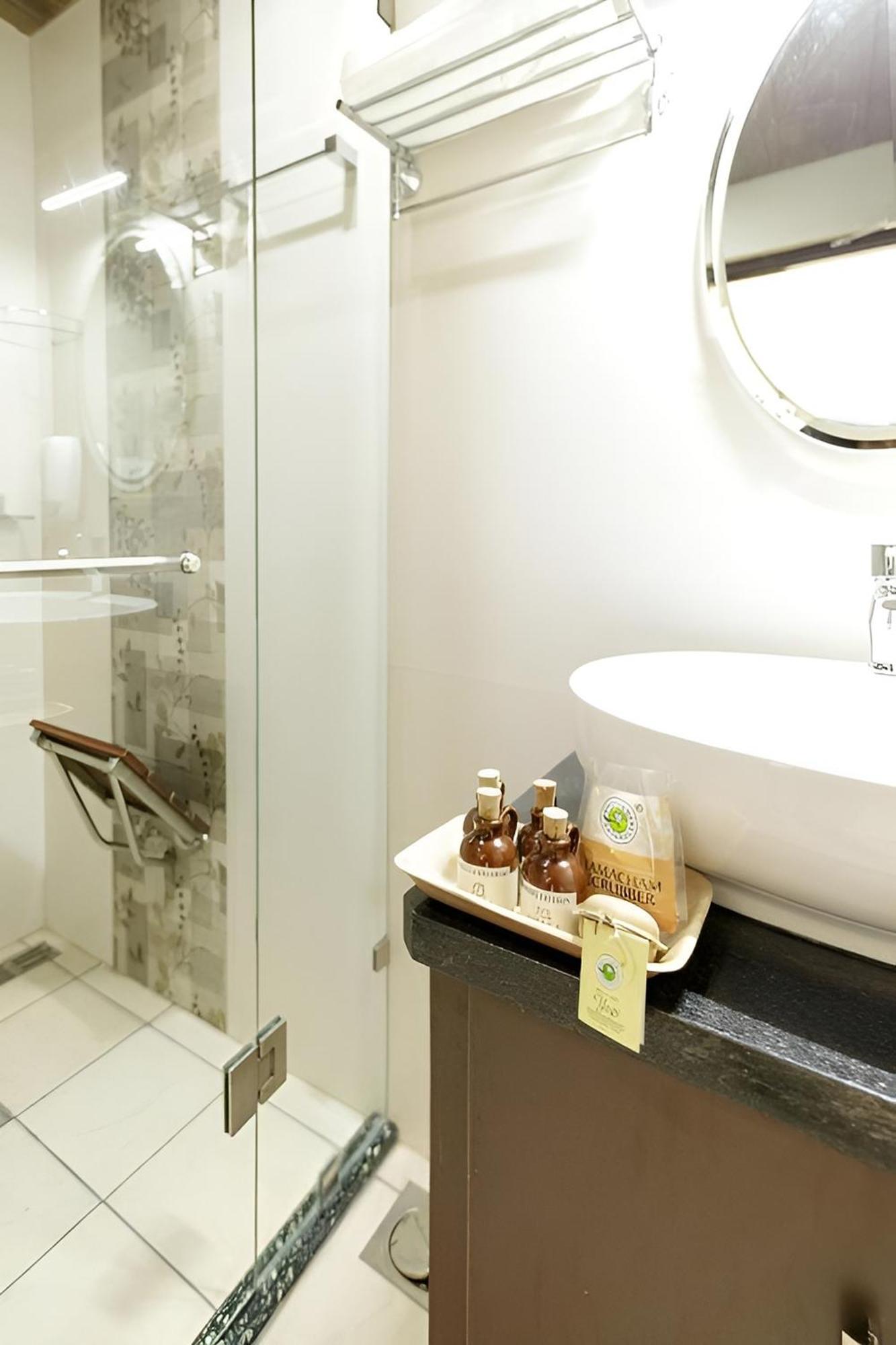 Lhasa Ayurveda And Wellness Resort - A Blusalzz Collection, Kochi, Kerala מראה חיצוני תמונה